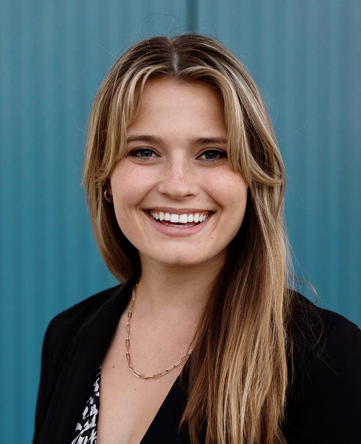 Alyssa headshot